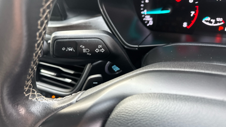 Ford Focus Vignale 1.5 EcoBoost 150 5dr Auto Petrol Estate